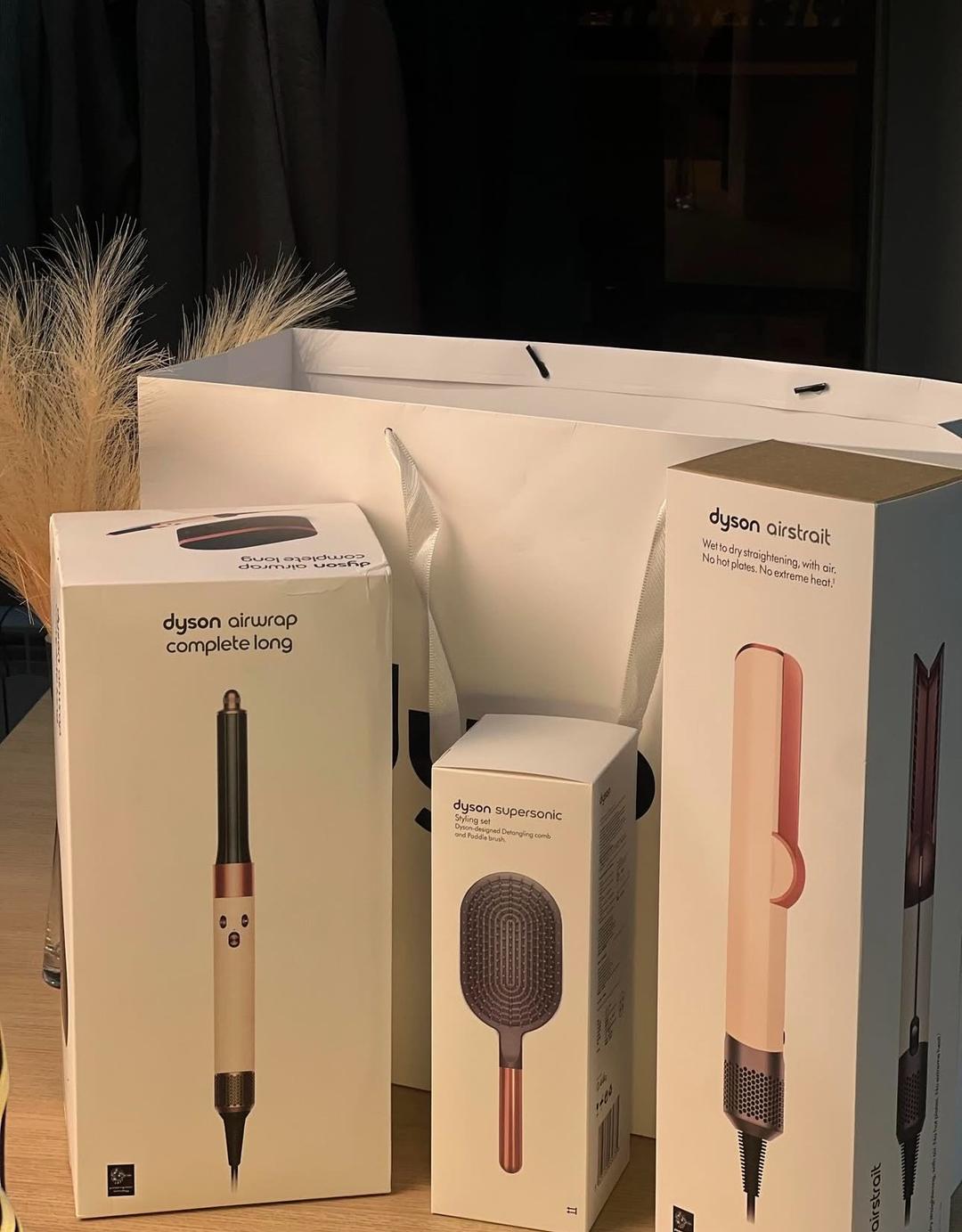 Dyson Набор Dyson 💖В комплекте:• выпрямитель• стайлер• фирменная сумка• пакет• расчёск — фото 2