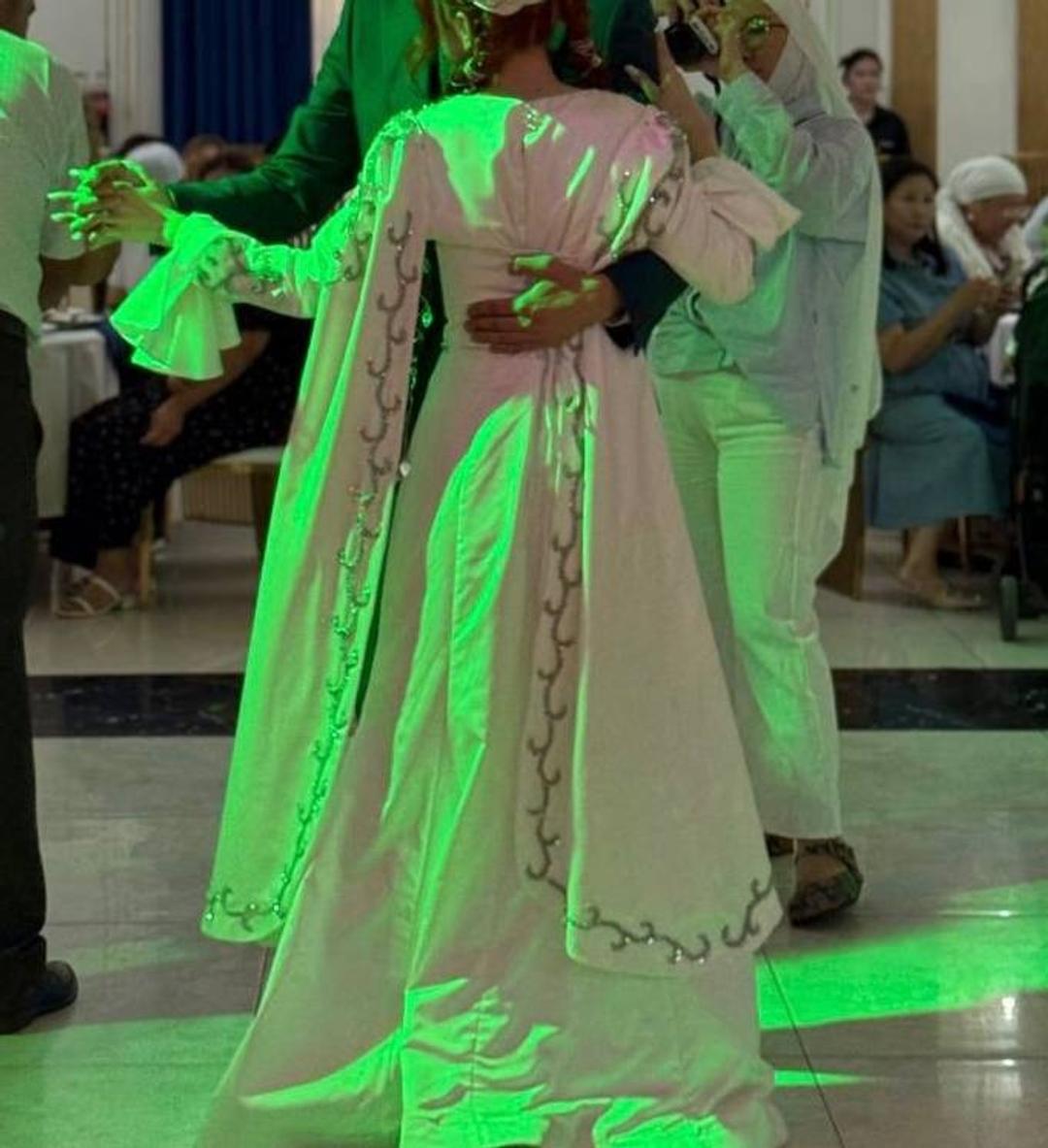 marry me Национальное платье, УЗАТУ после хим чистки — фото 2