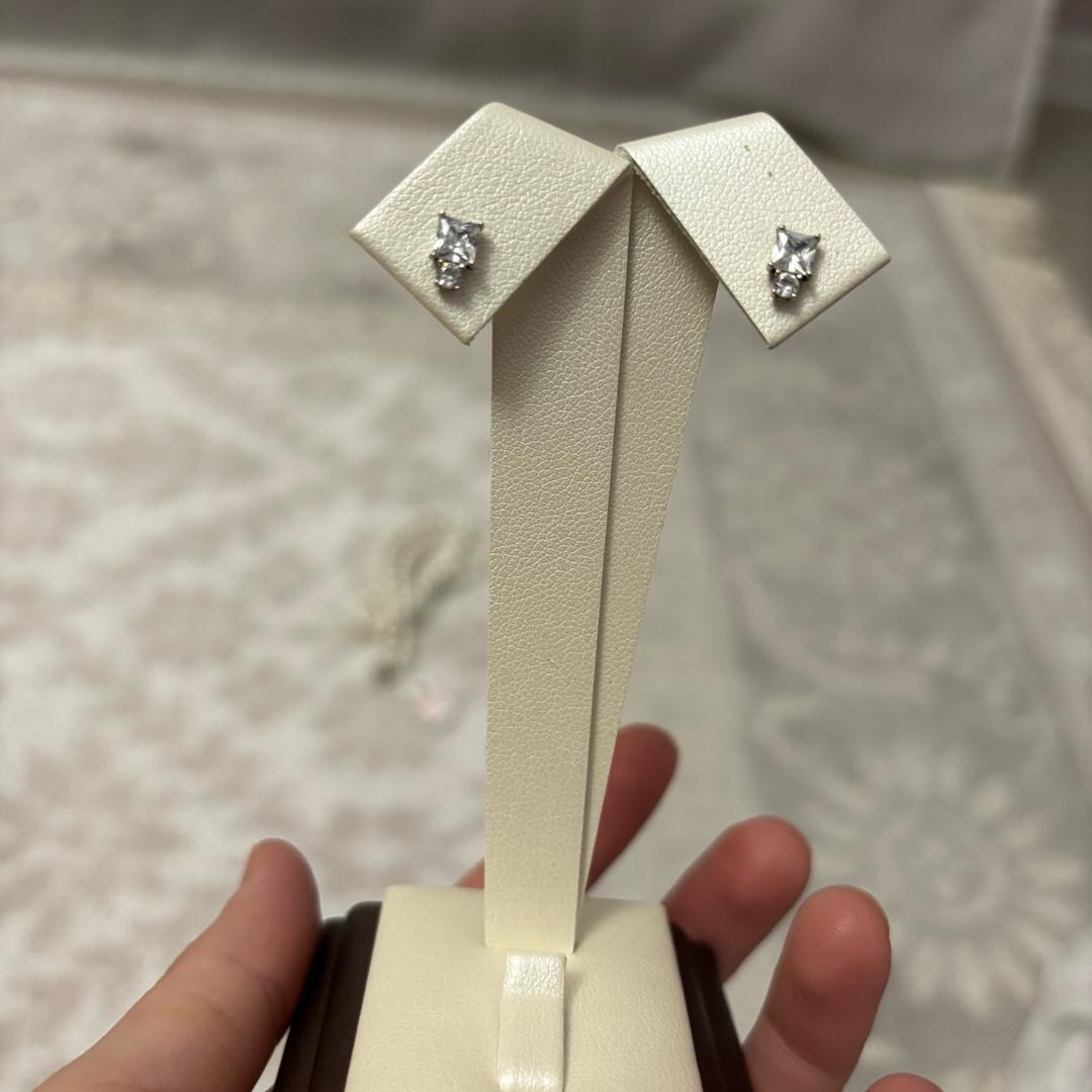 Silver Серебряный гвоздик 925 пробы, вставка цирконий — фото 2