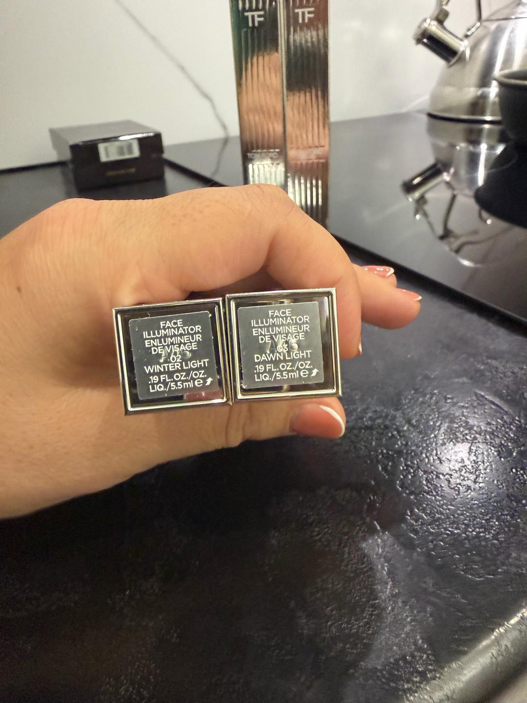 Tom Ford Жидкий хайлайтер для лица Tom Ford Liquid Face Illuminator, 2 разных оттенка — фото 2