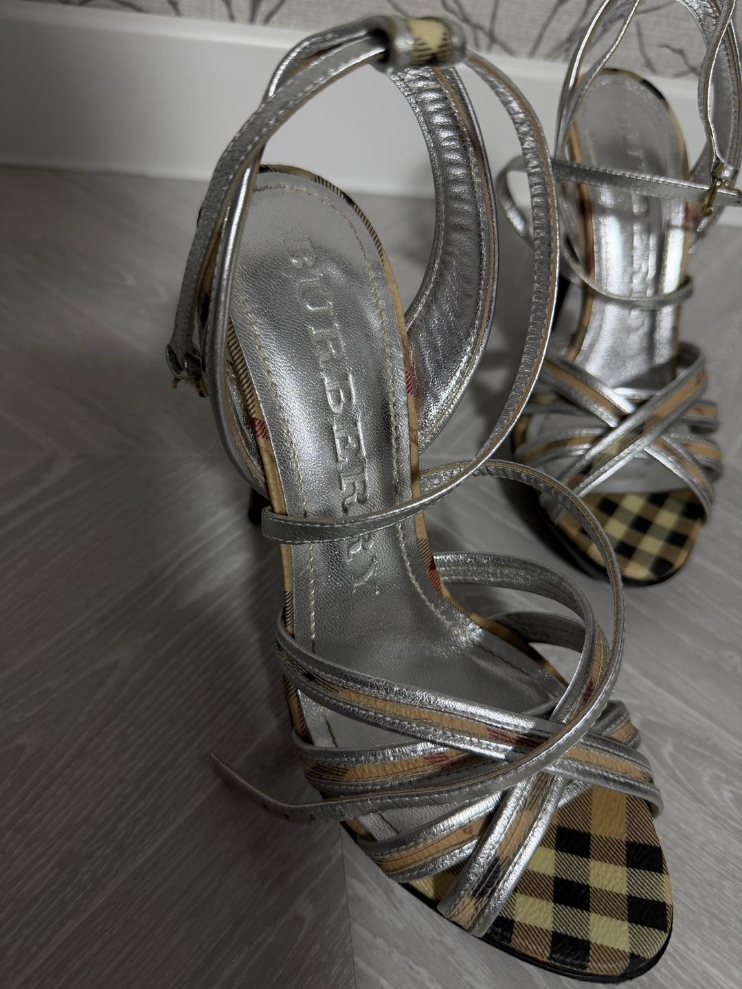 Burberry Босоножки Burberry — фото 2