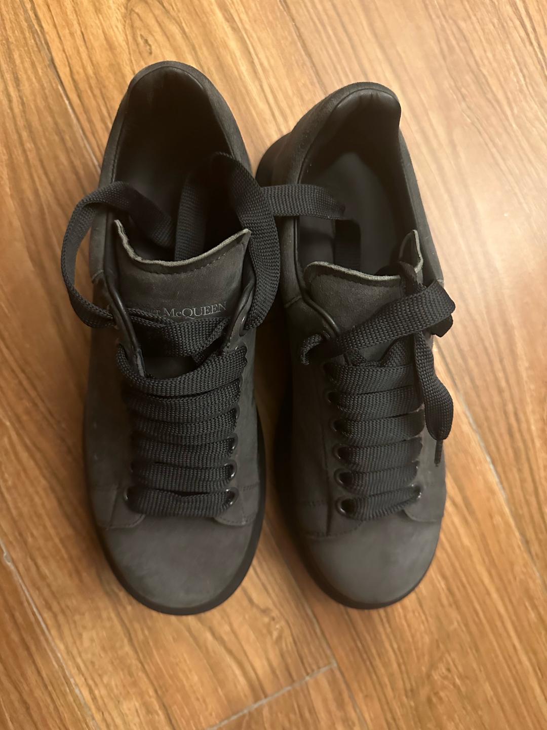 Alexander McQueen ALEXANDER MCQUEEN Gray Suede Oversized Low Top Sneakers new обувь кроссовки 39 — фото 2
