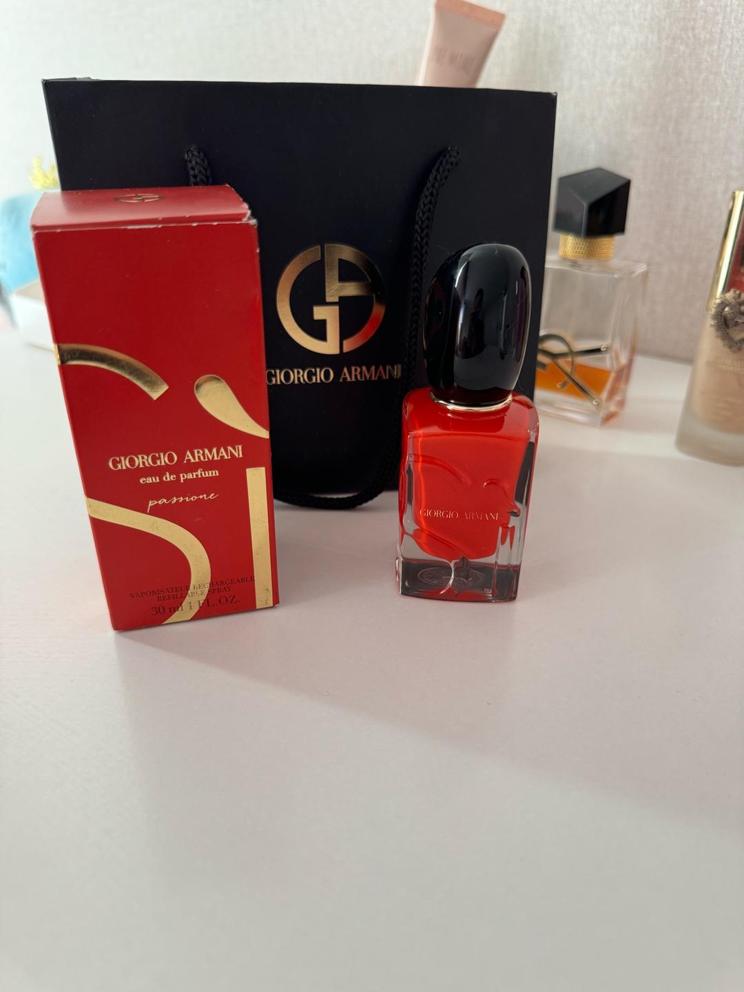 Giorgio Armani giorgio armani духи в подарок kiko блеск — фото 2
