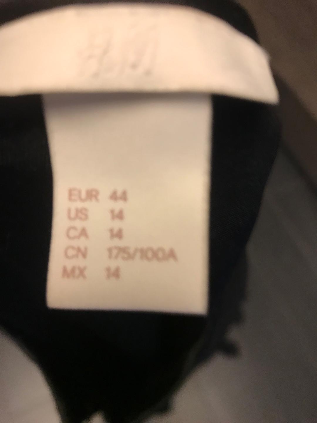 H&M Платье чёрное легкое — фото 2