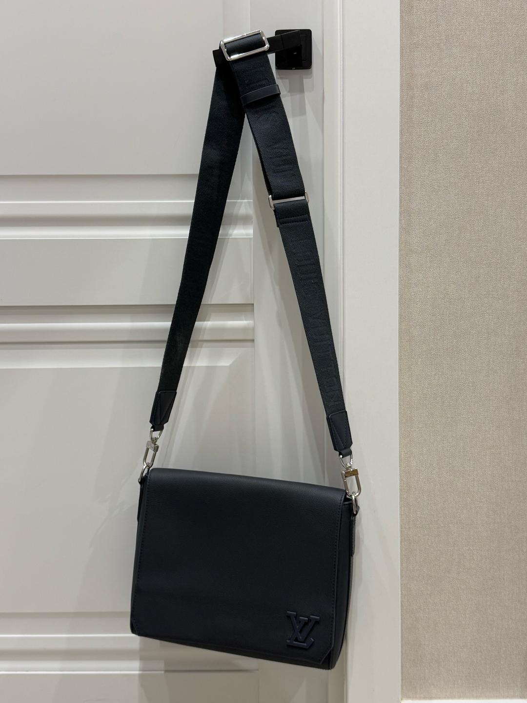 Louis Vuitton Сумка Louis Vuitton Takeoff Messenger — фото 2