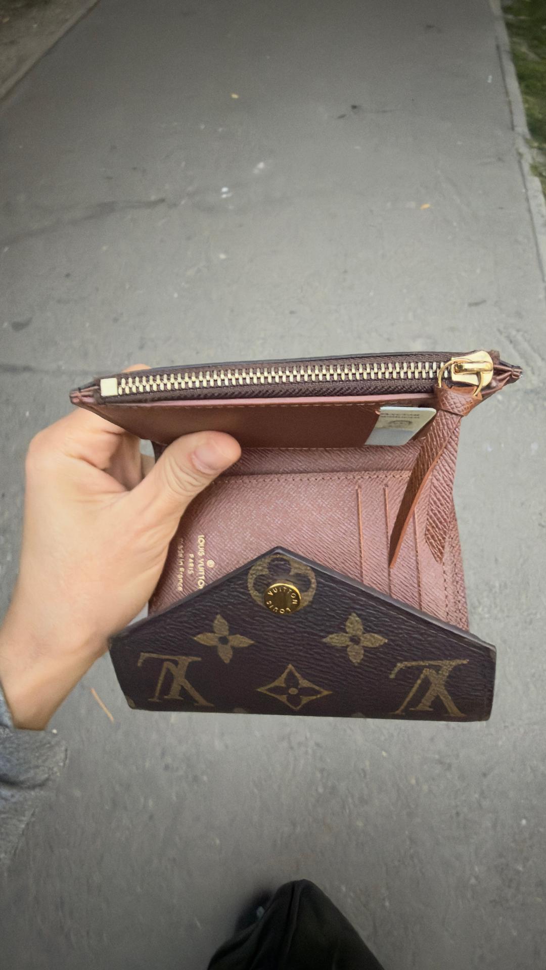 Louis Vuitton Кошелек LV — фото 2