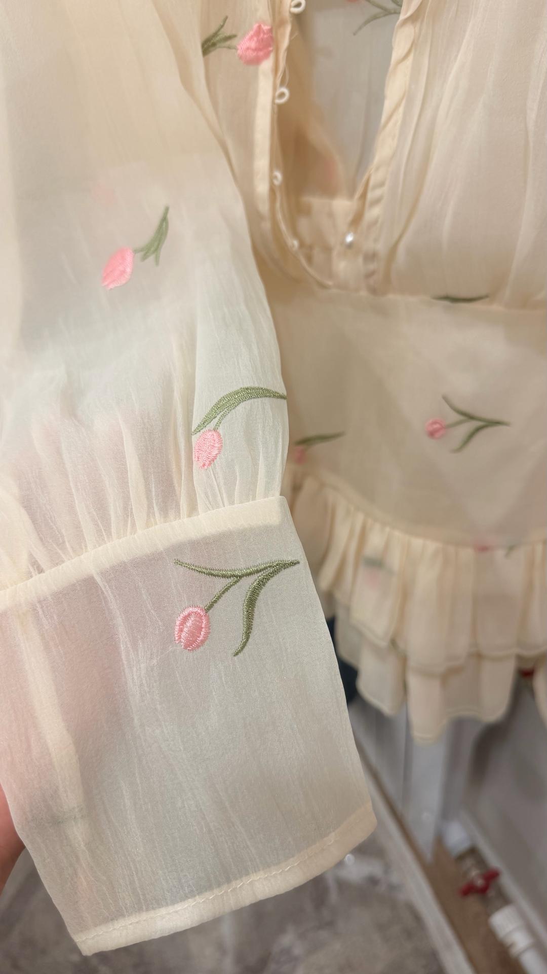 Zimmermann Платье Zimmermann бежевое цветочное короткое, идёт отдельный шортик под платье😇 — фото 2