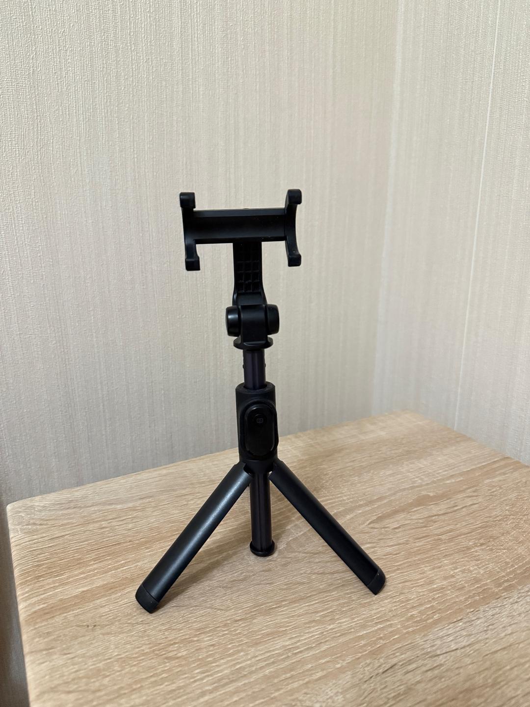 Xiaomi Ручной штатив Xiaomi Mi Selfie Stick Tripod — фото 2
