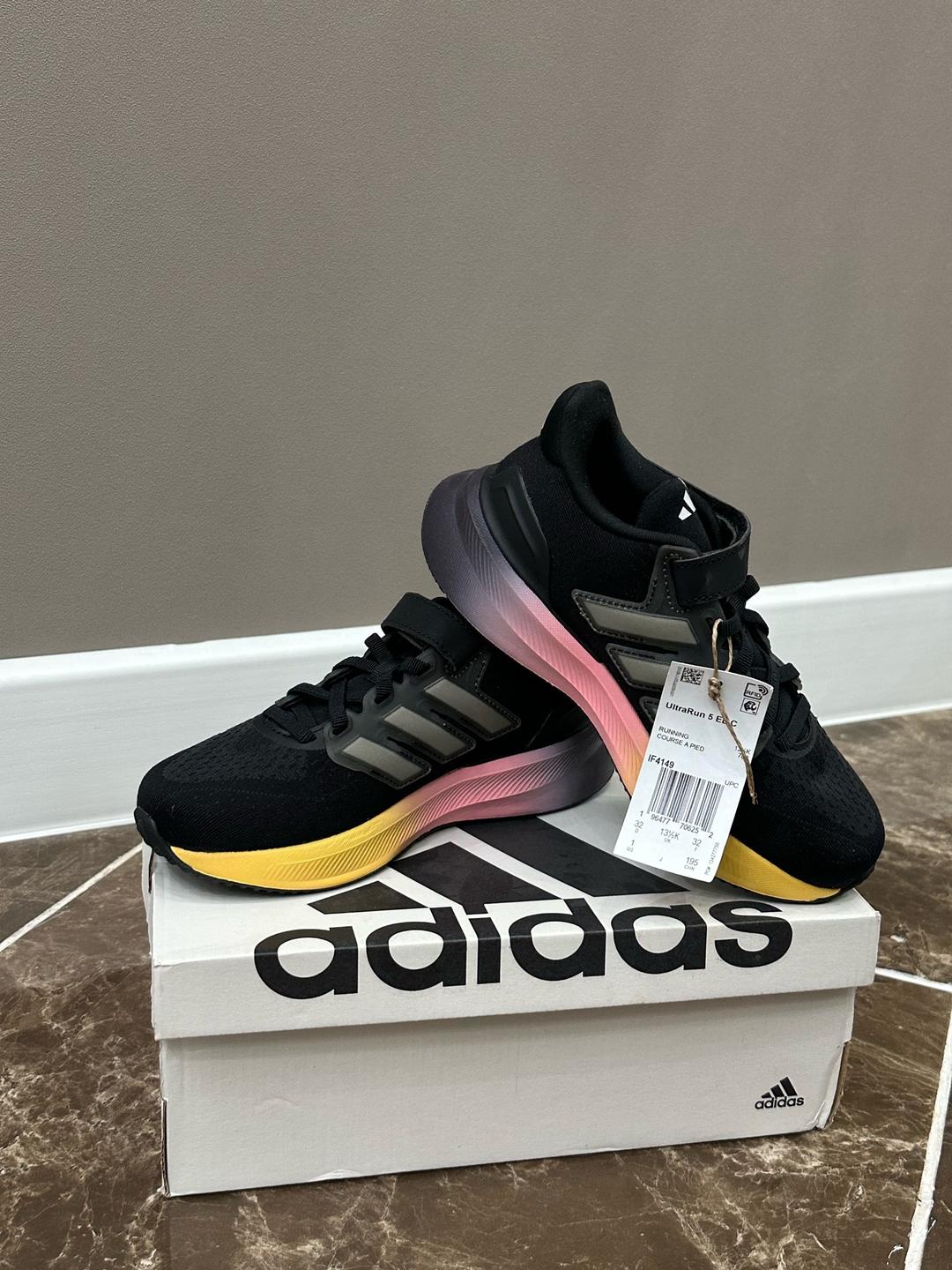 Adidas Adidas оригинал кроссовки унисекс( дев/мальчикам подходит) — фото 2