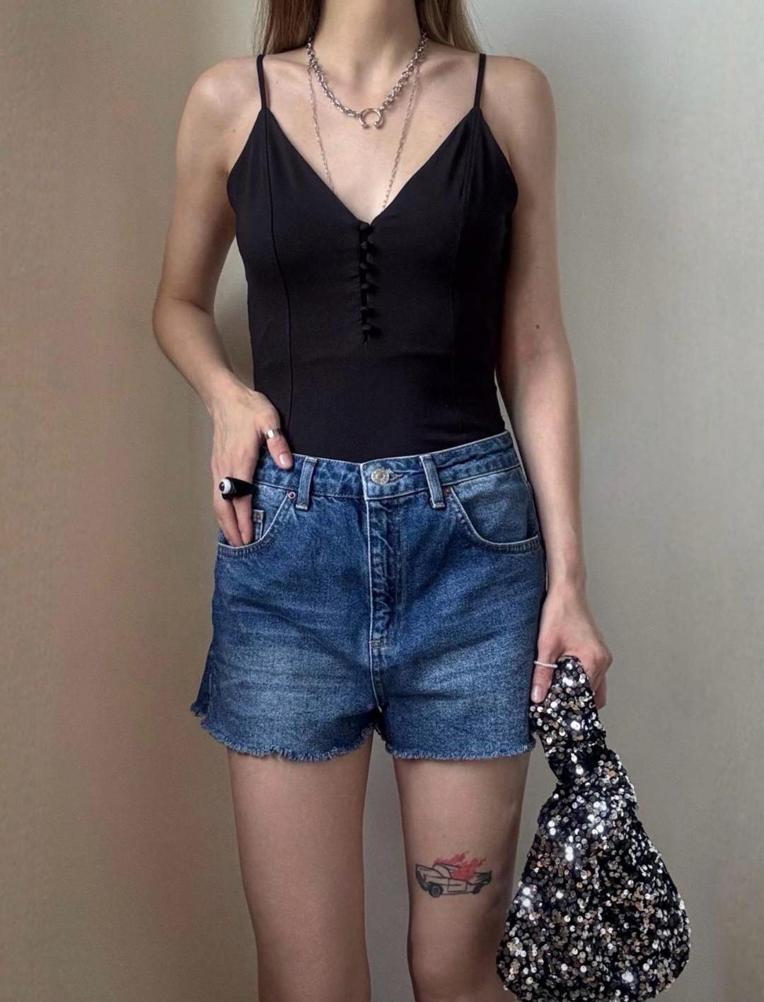 Top Shop Джинсовые шорты Top Shop+новый боди H&M — фото 2