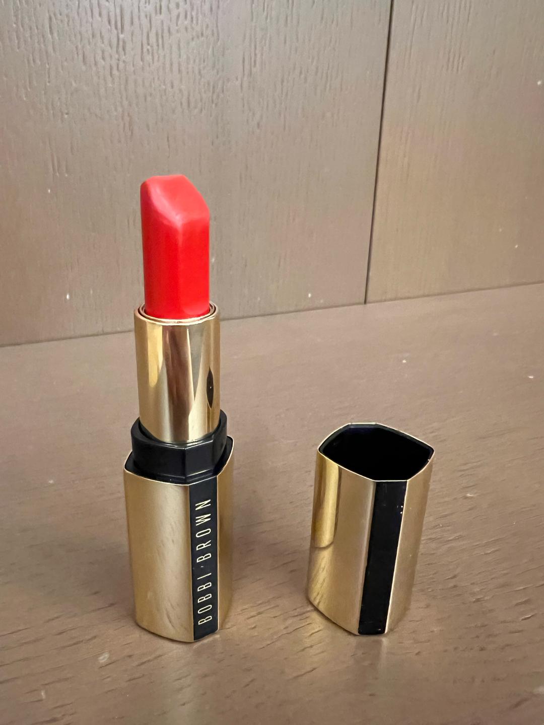 Bobbi Brown Губная помада Bobbi Brown Luxe Lipstick — фото 2