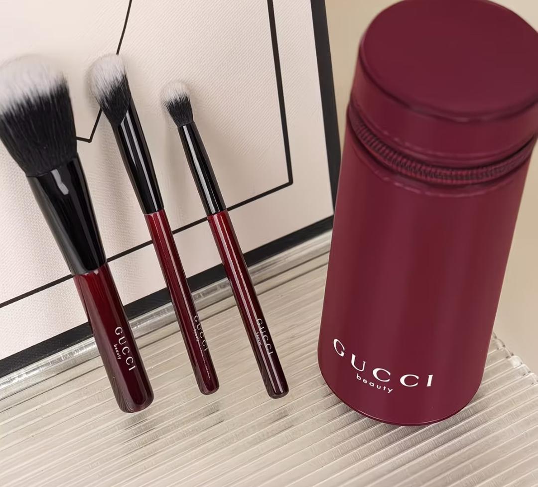 Gucci Набор кистей для макияжа Gucci в футляре — фото 2