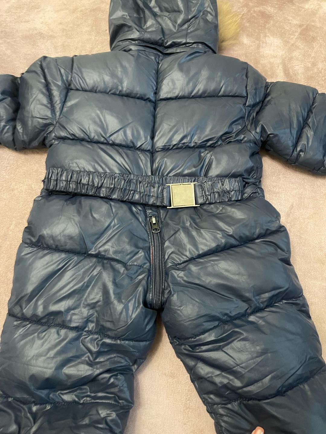 Moncler Пуховый комбинезон Moncler с капюшоном для детей — фото 2