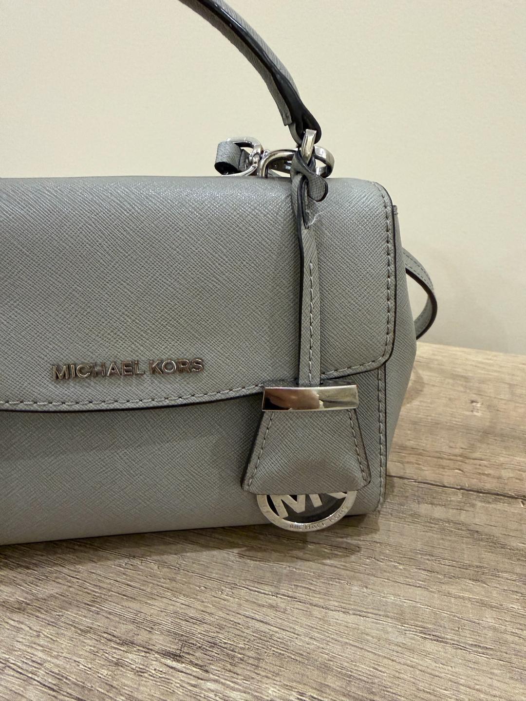 Michael Kors Продам сумку michael kors серого цвета (ava extra small) — фото 2