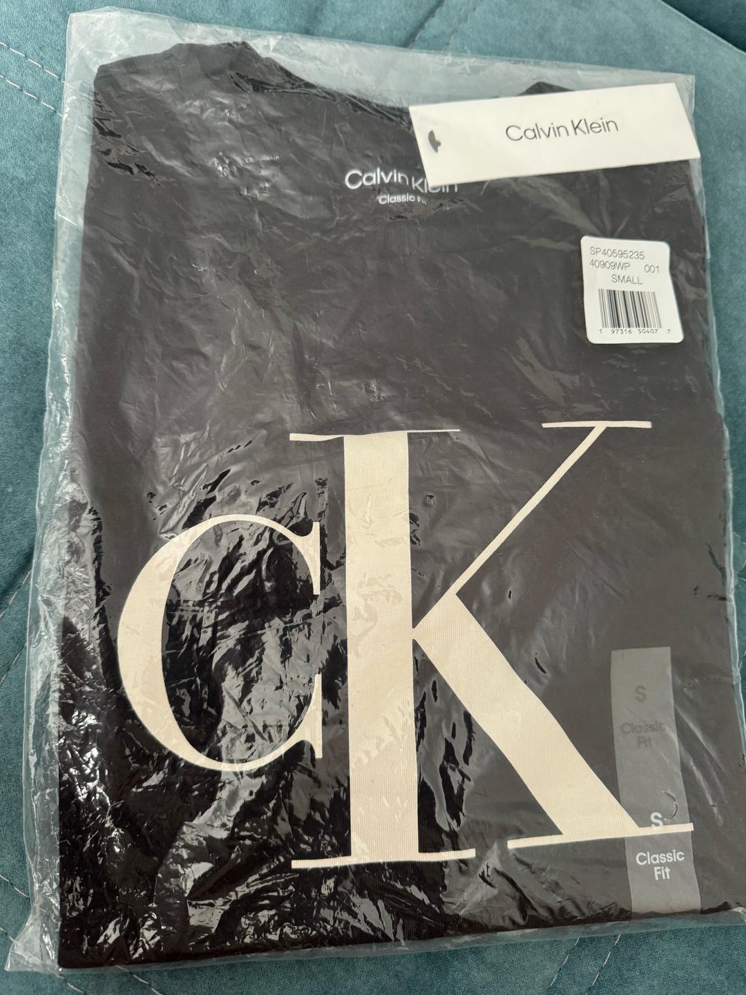 Calvin Klein Футболка женская Calvin Klein — фото 2