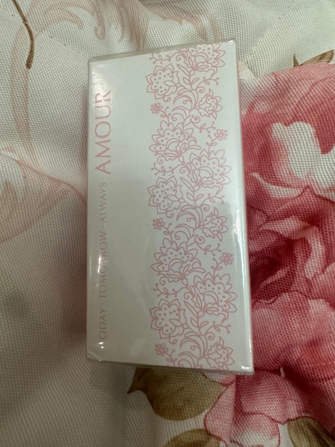 Avon avon amour Красивейший белоцветочный — фото 2