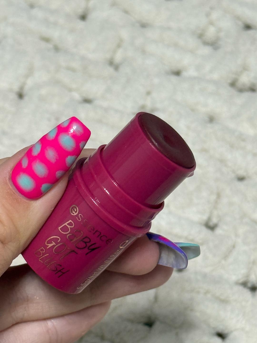 Essence Румяна-стик Essence Baby Got Blush — фото 2