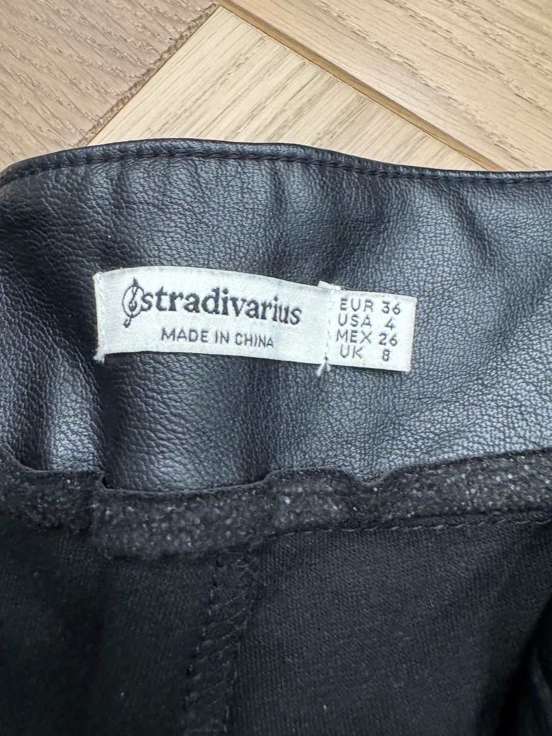 Stradivarius Брюки Stradivarius из экокожи — фото 2