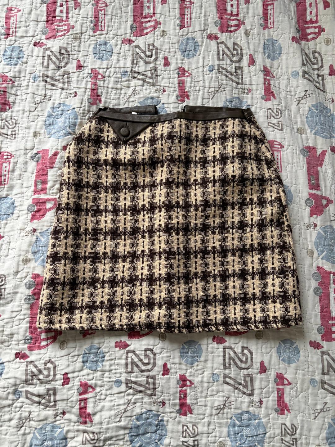 Нет бренда Твидовая юбка с отделкой из экокожи — фото 2