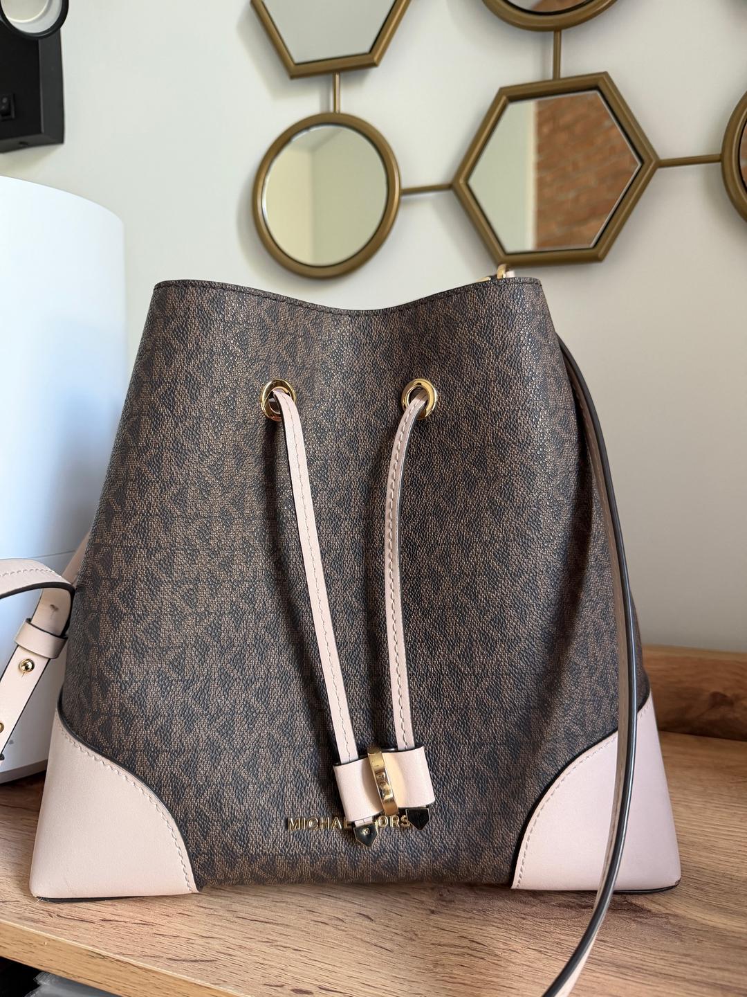 Michael Kors Сумка-ведро Michael Kors — фото 2