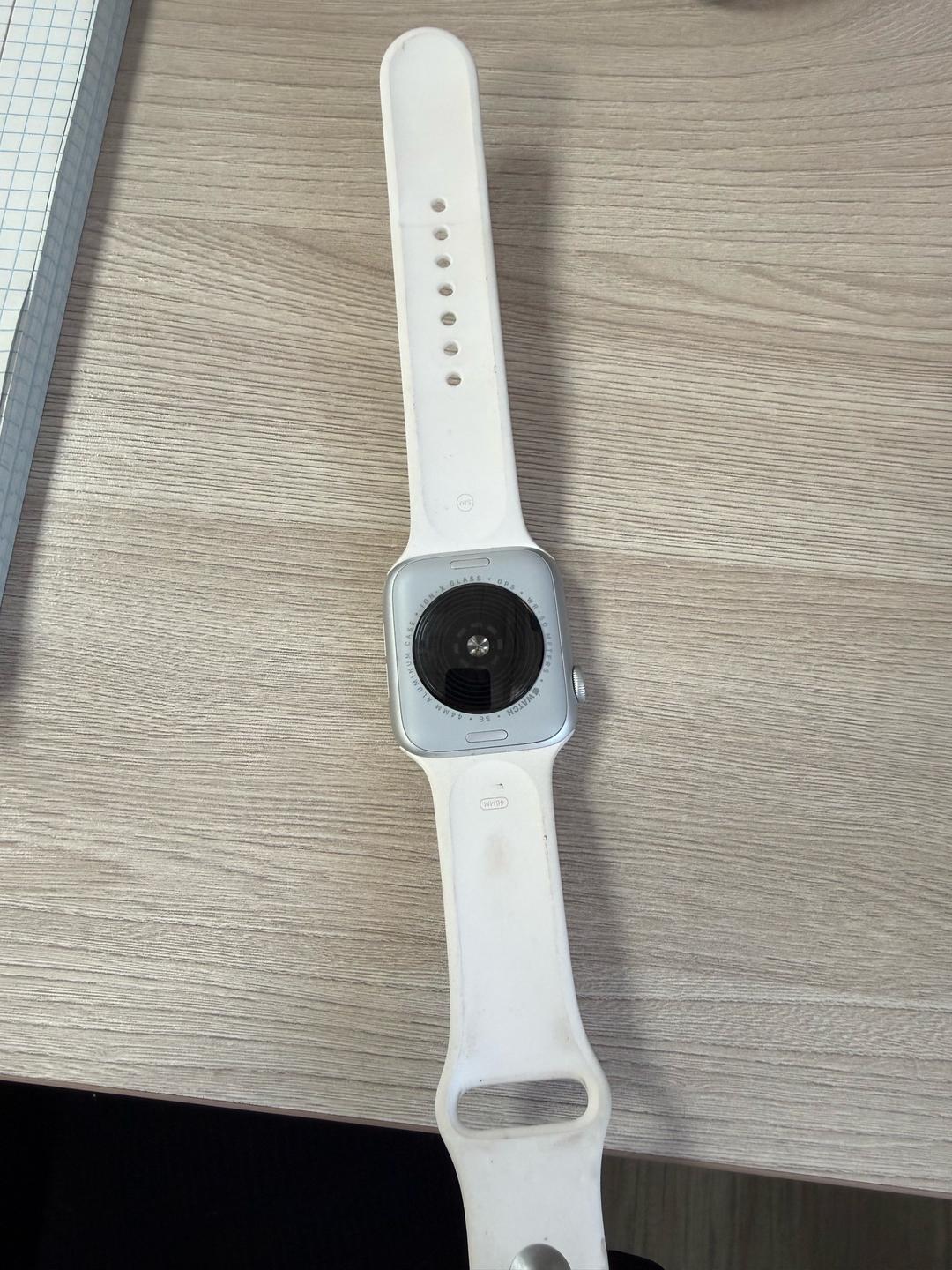 Apple Apple Watch SE2 — фото 2