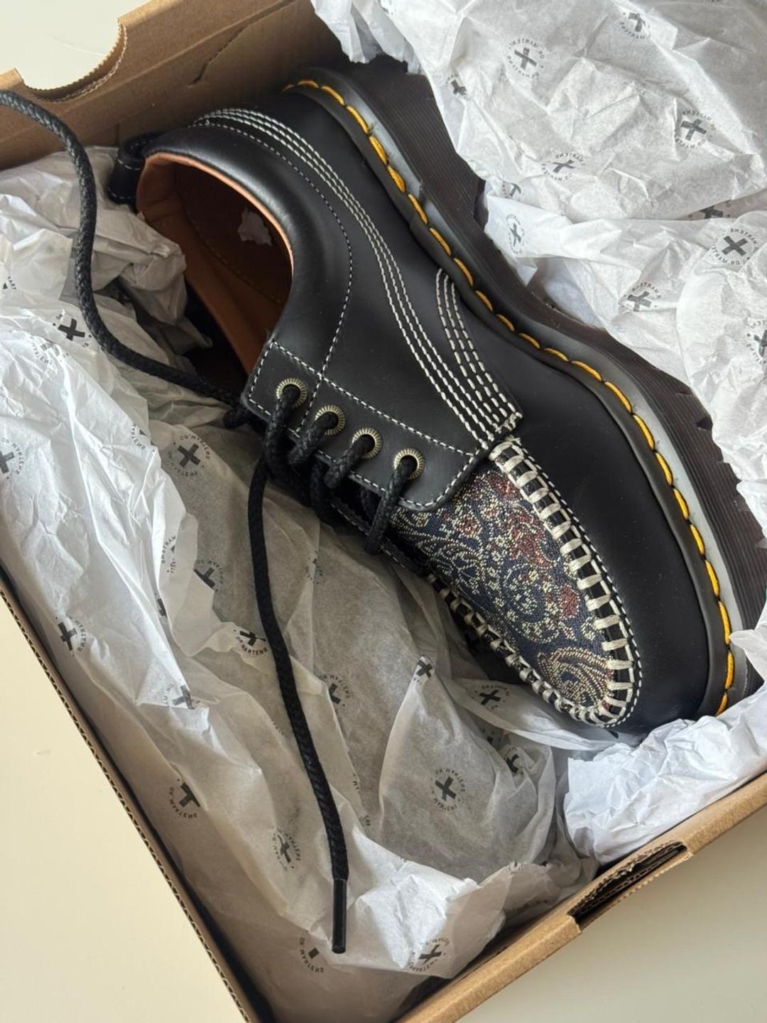 Dr. Martens Ботинки охсфорды Dr. Martens с гобеленовым топом — фото 2