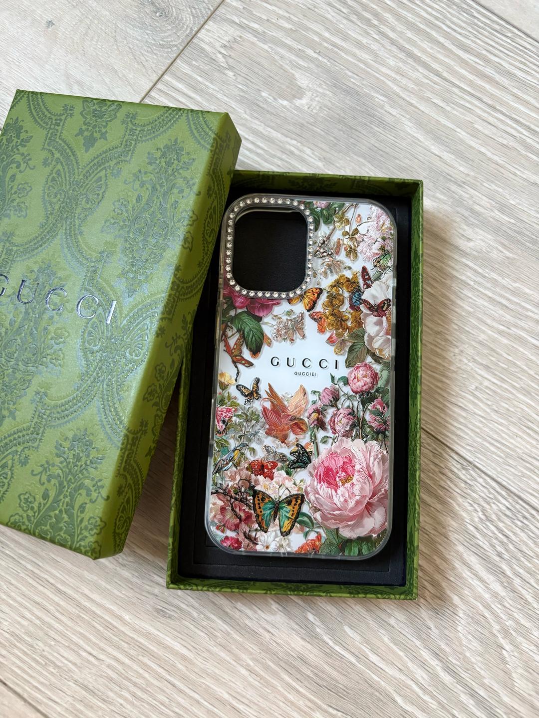 Gucci Чехол Gucci на iPhone 16 — фото 2