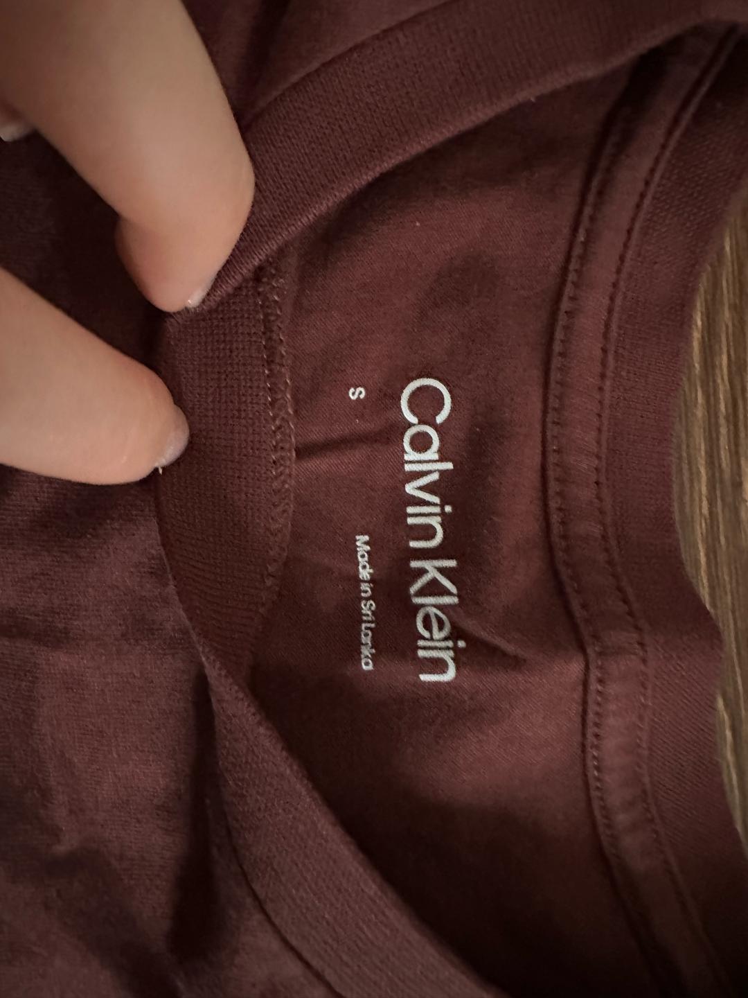 Calvin Klein бордовая футболка calvin klein — фото 2