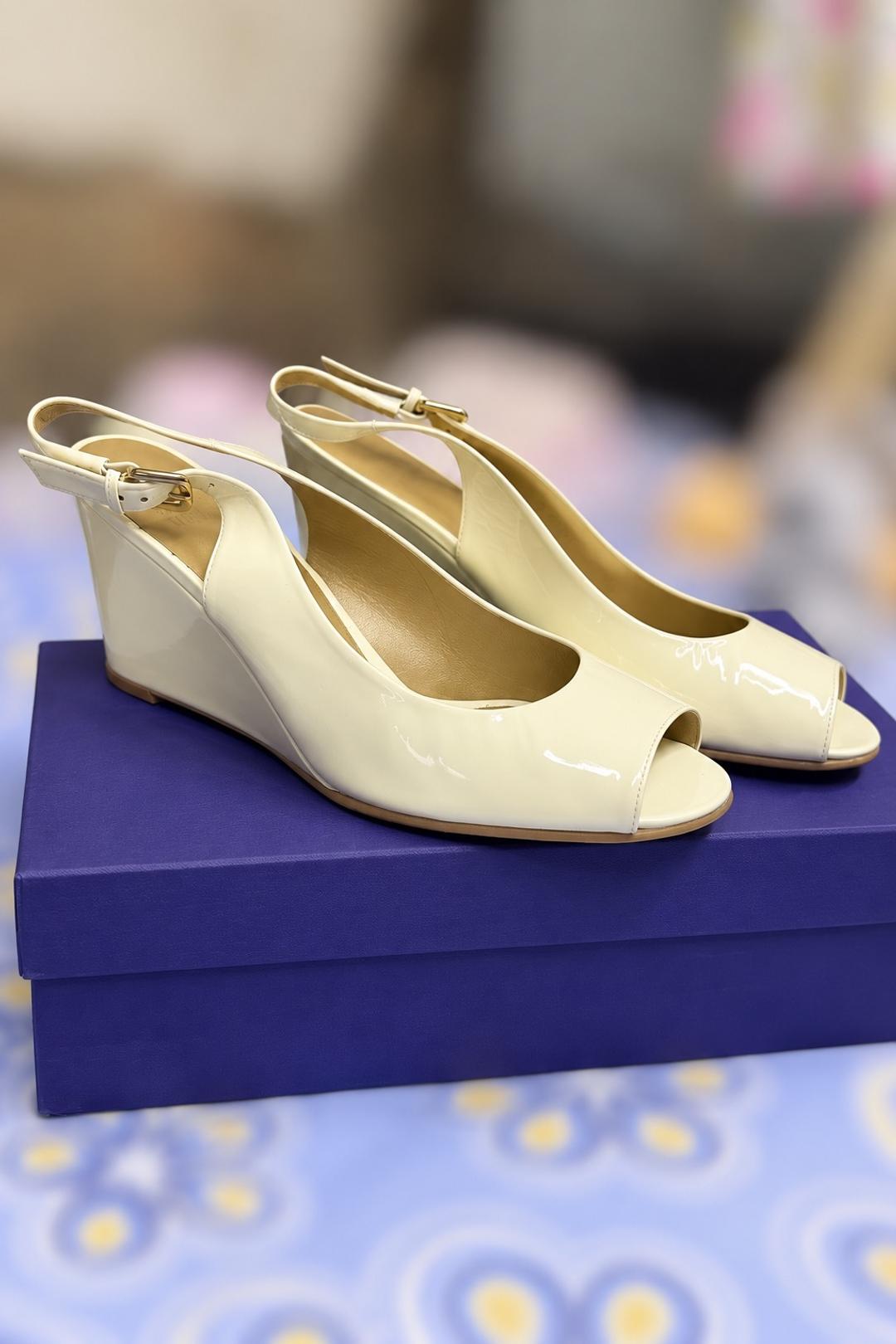 Stuart Weitzman Босоножки Stuart Weitzman на танкетке — фото 2