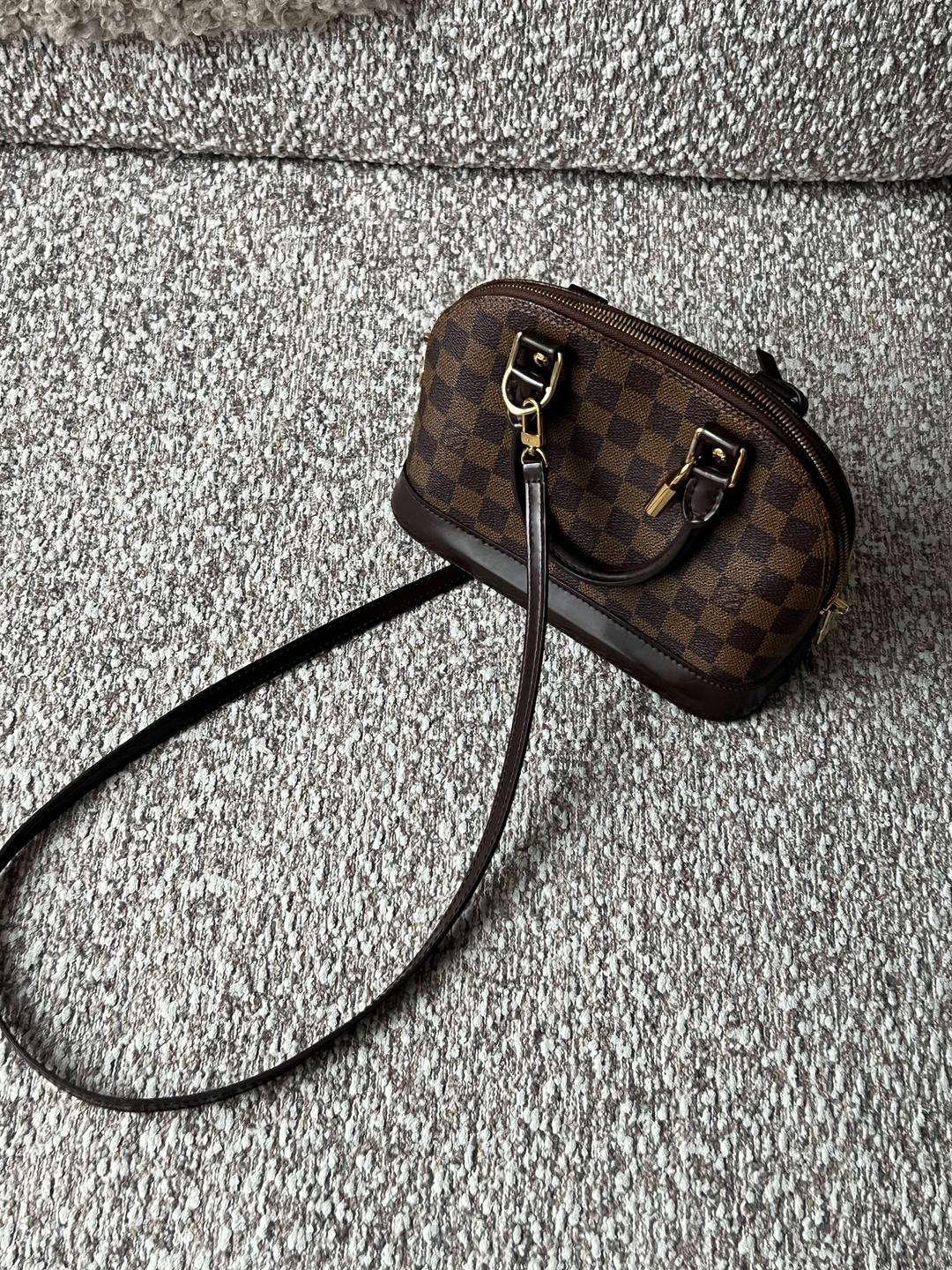 Louis Vuitton сумка - Louis Vuitton Alma BB (оригинал) — фото 2