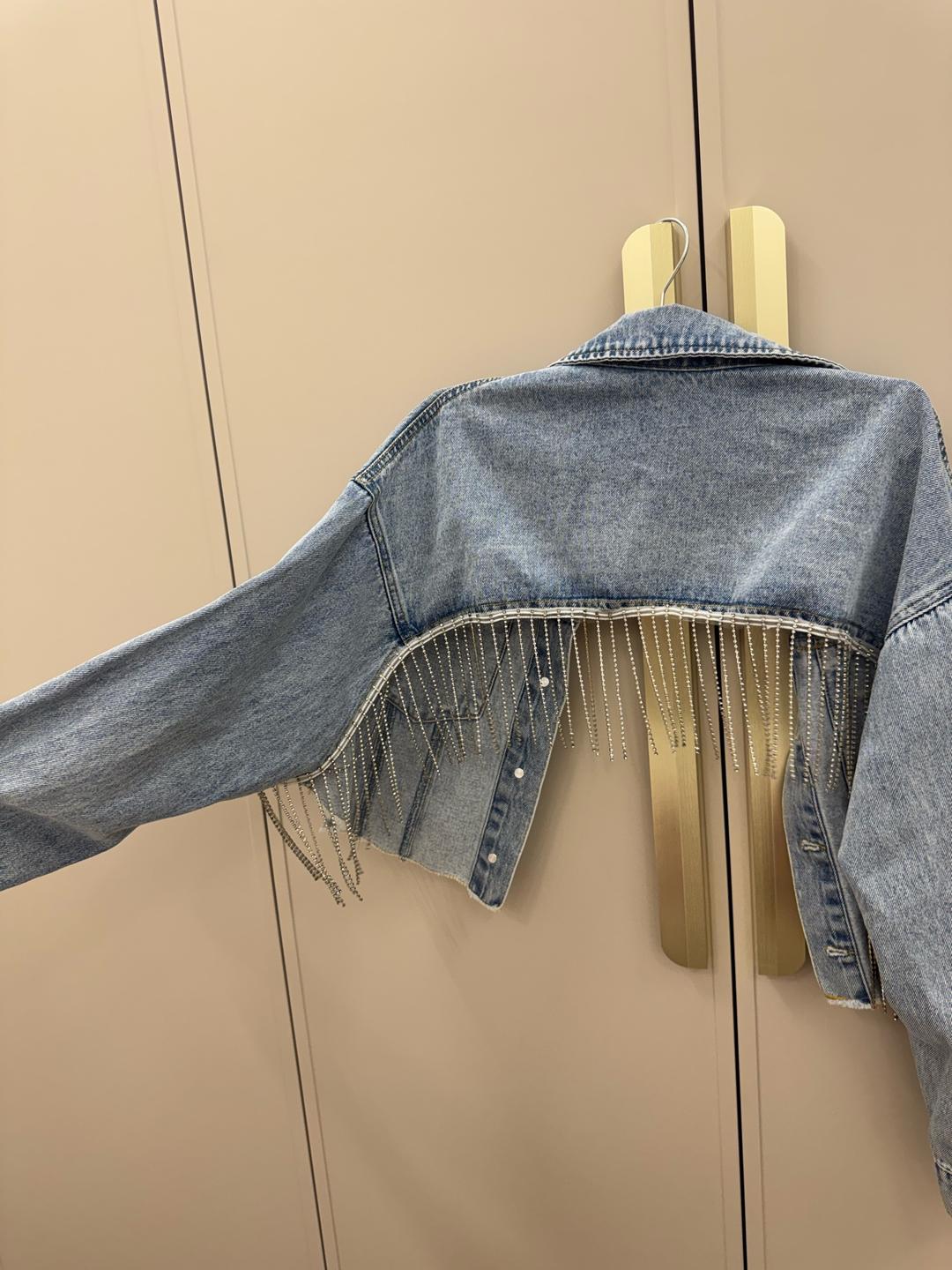 Forever 21 Укороченная джинсовка Forever 21 с бахромой из страз — фото 2