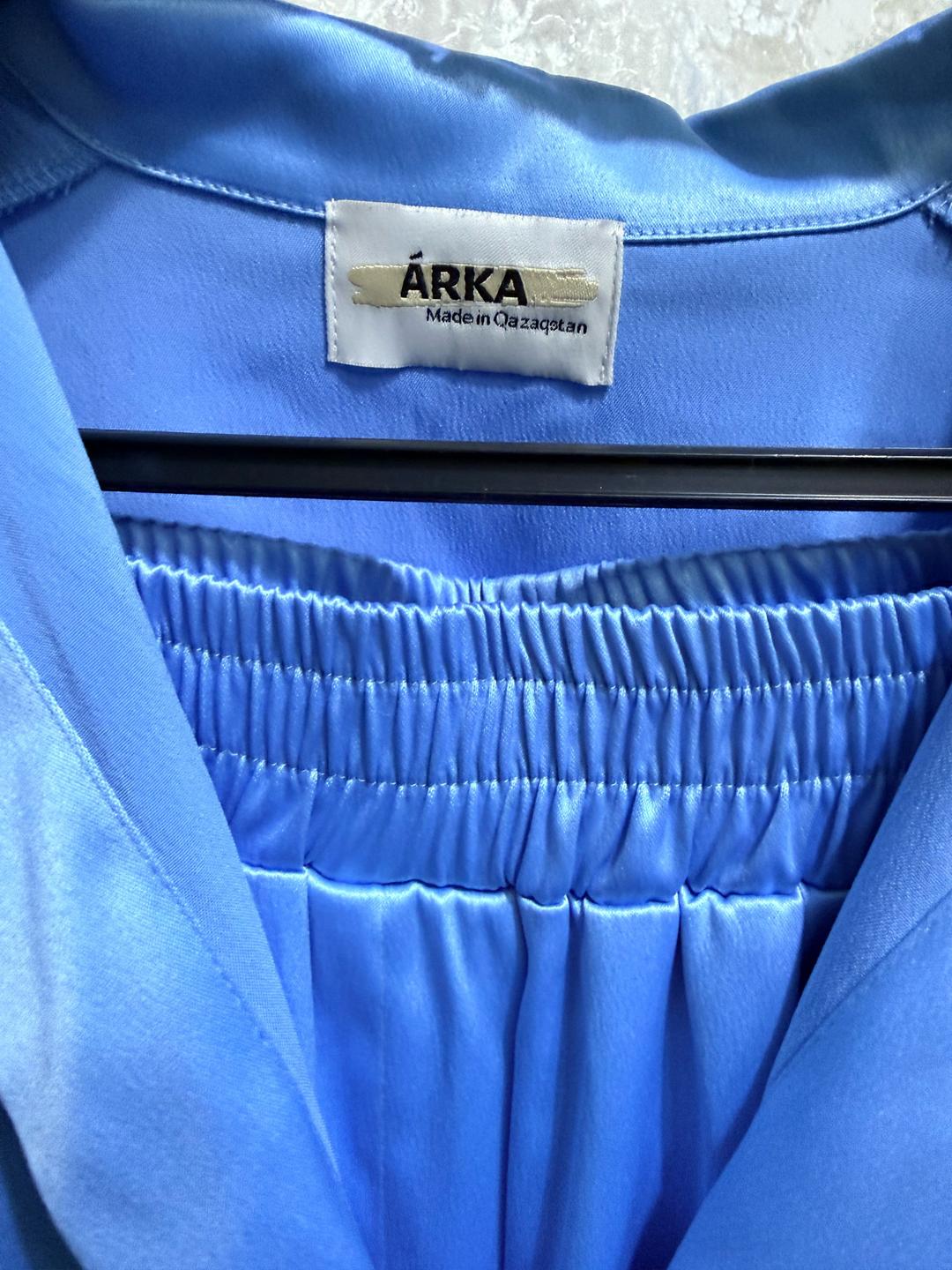 ÁRKA Атласный брючный костюм-двойка ÁRKA — фото 2