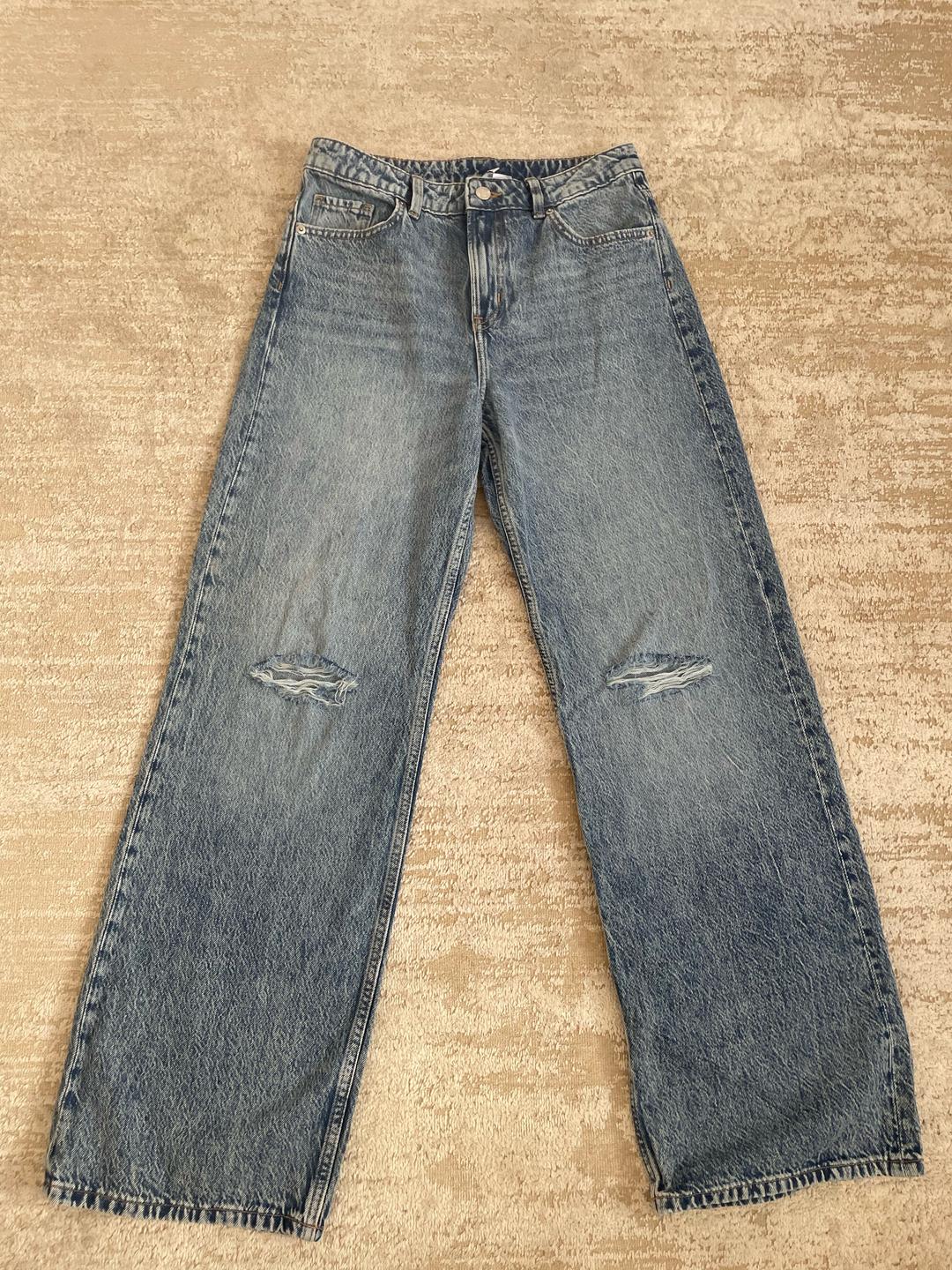 H&M Джинсы широкие с прорезями на коленях — фото 2