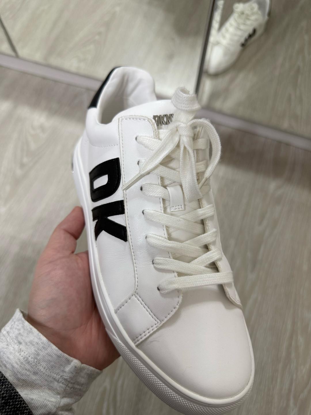 DKNY Оригинал кроссовки новые DKNY — фото 2