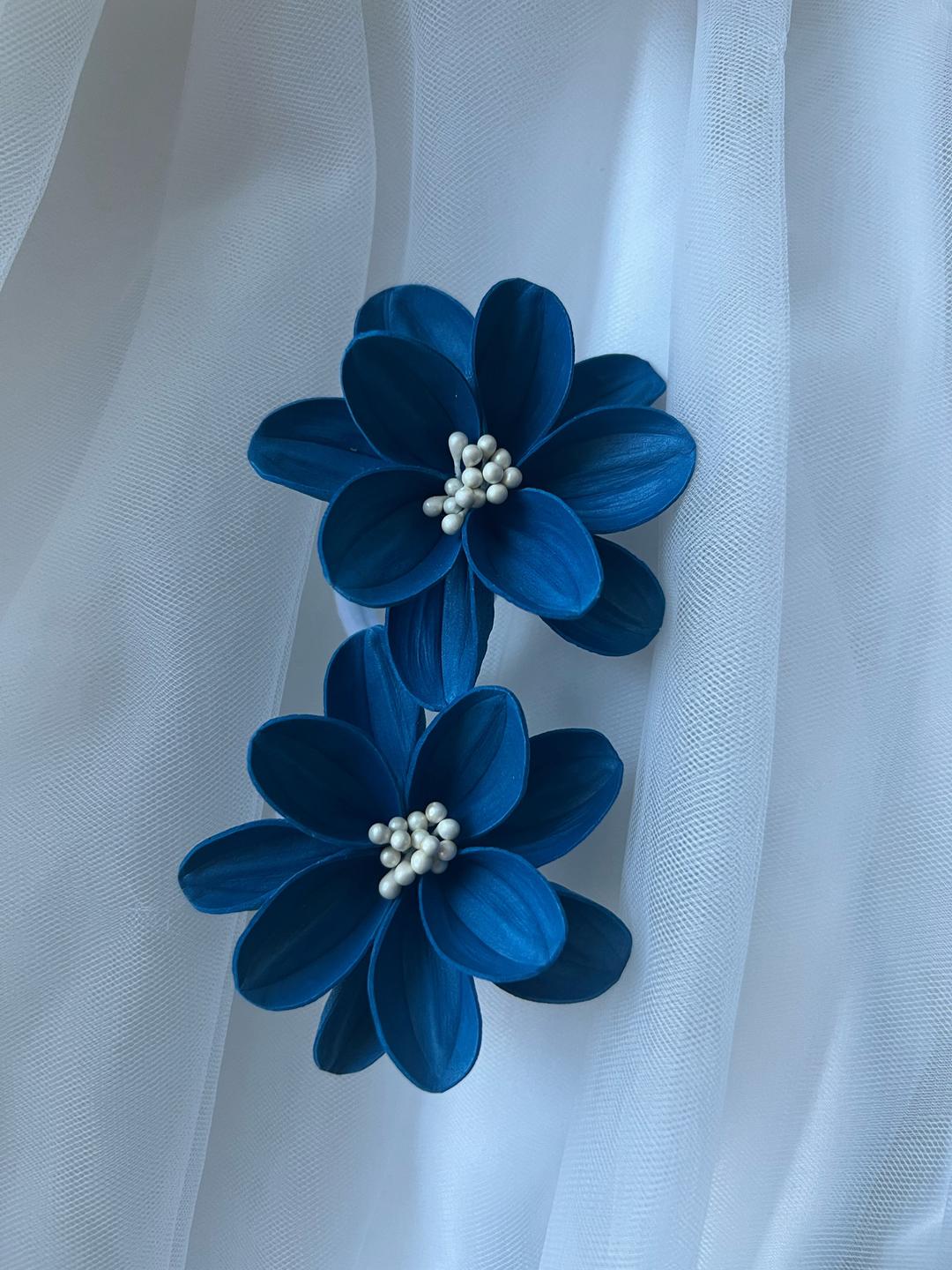 Handmade (ручная работа) Резинки для волос в виде синих цветов — фото 2