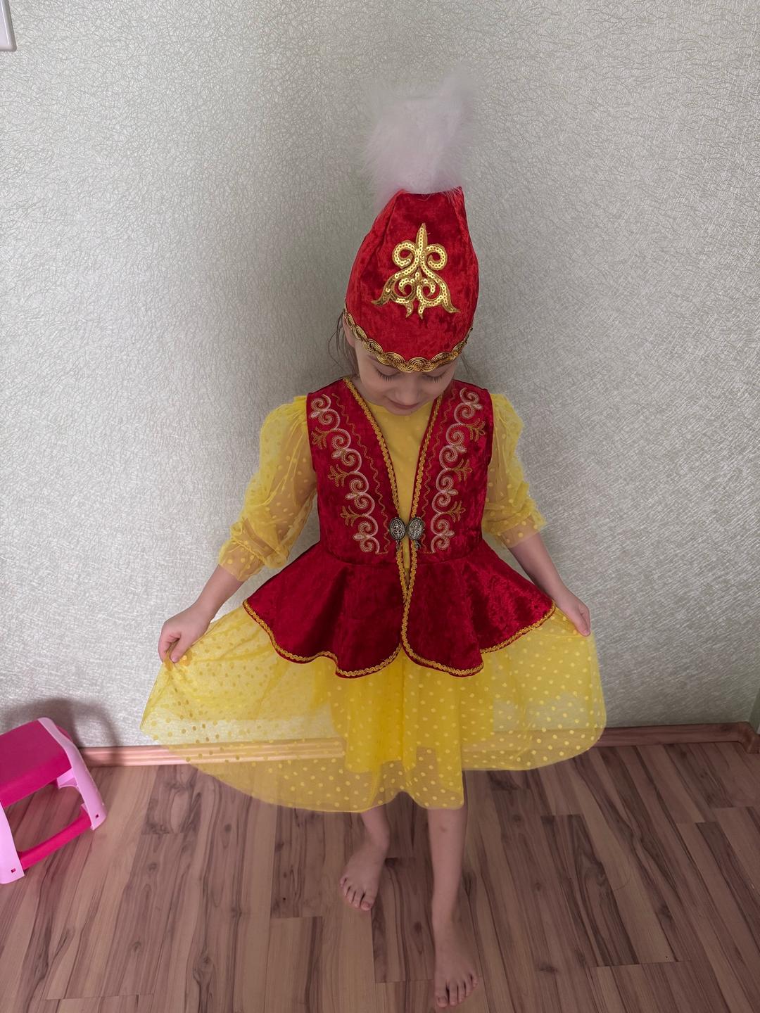 Нет бренда Нарядное платье для девочки 5-6 лет — фото 2
