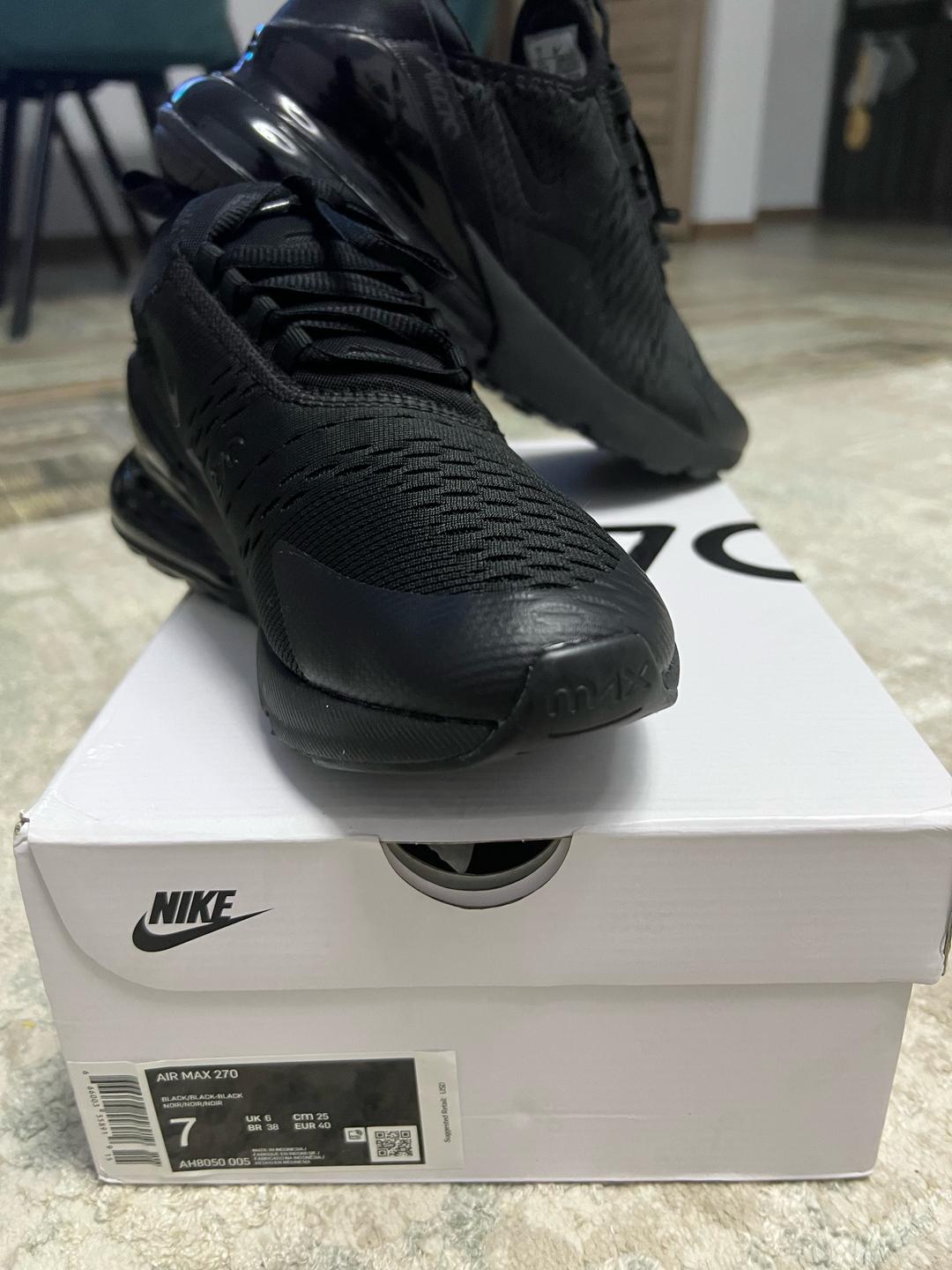 Nike Продам кроссовки nike air max 270 — фото 2