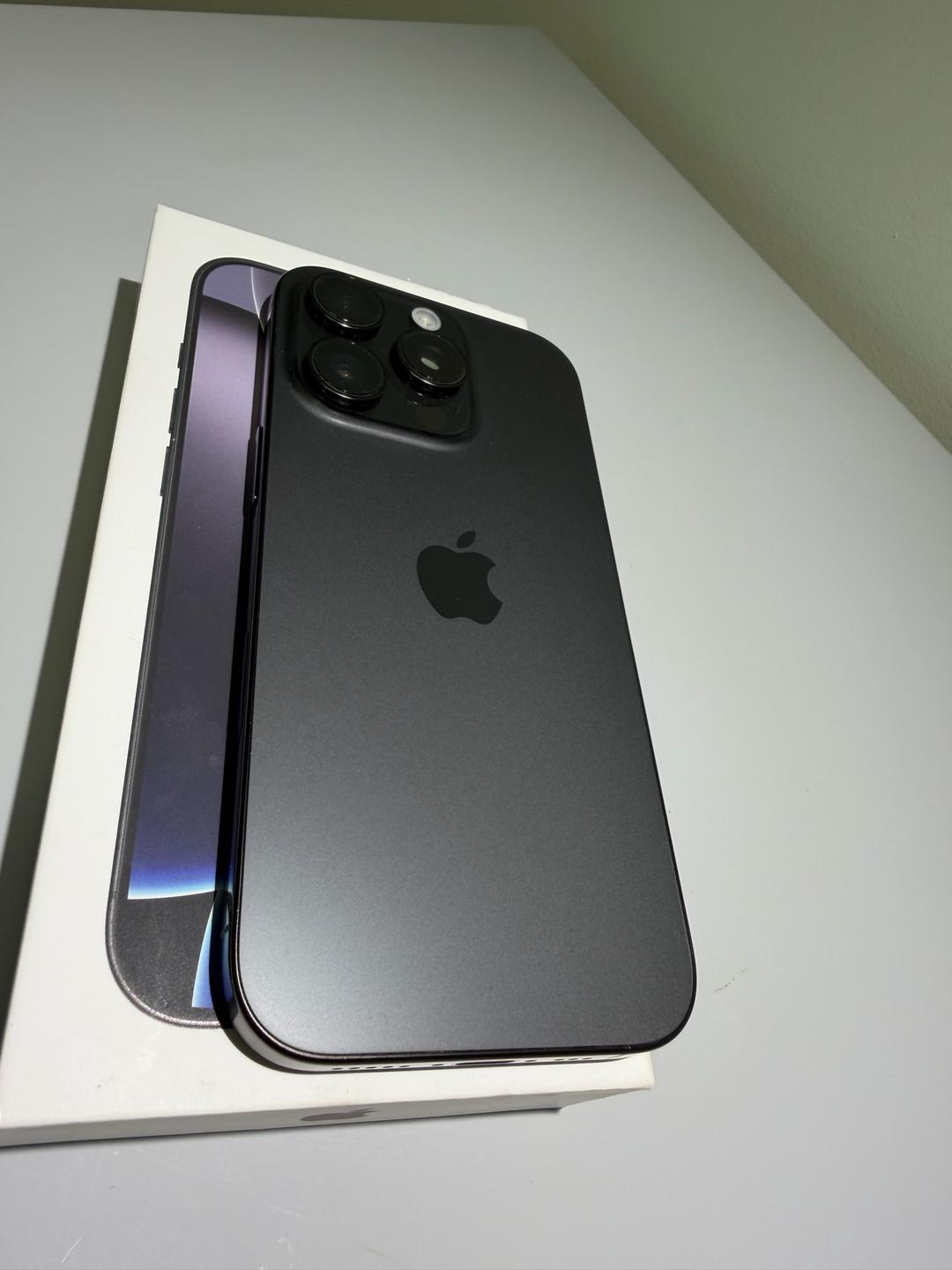 Apple iPhone 16 Pro — фото 2