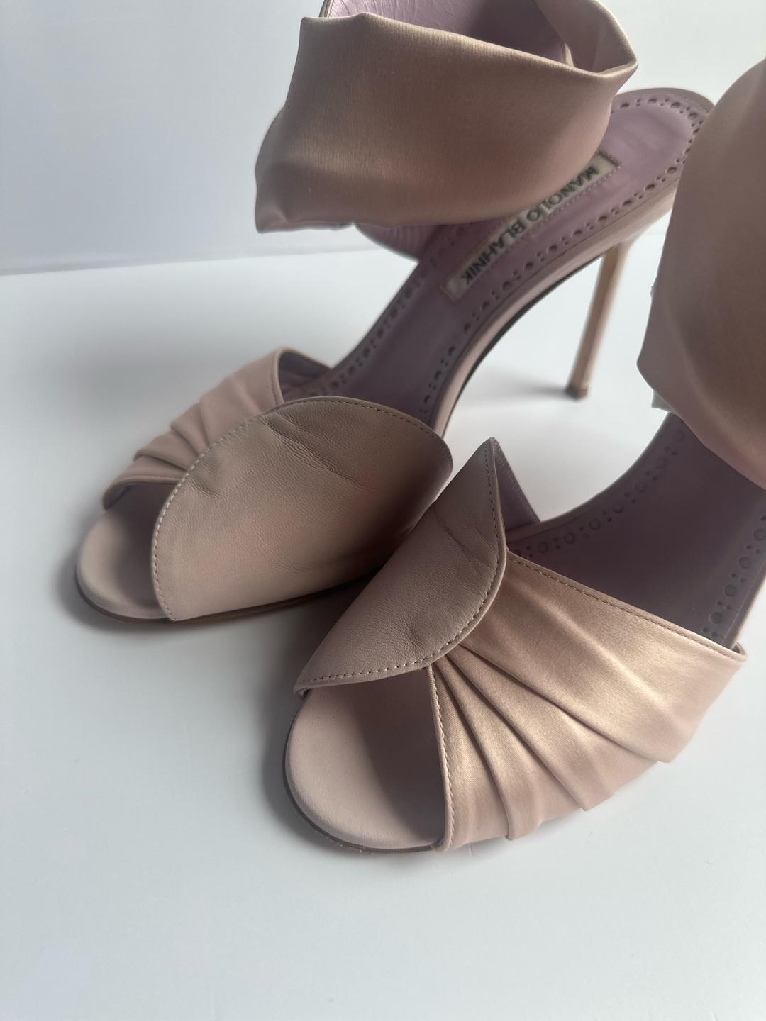Manolo Blahnik Розовые босоножки — фото 2