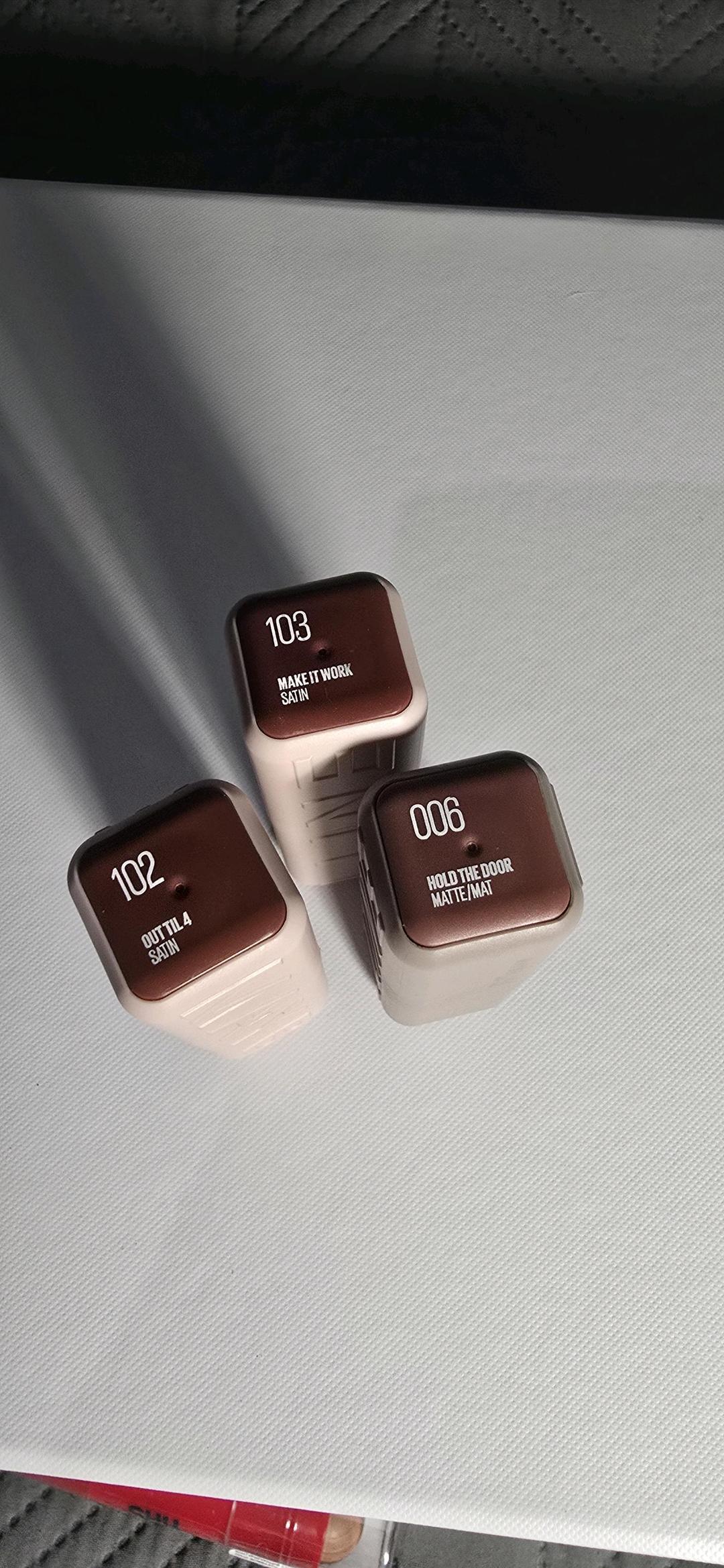 Maybelline Помада Maybelline serum lipstick — фото 2