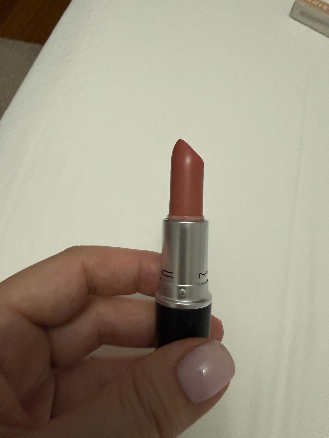 MAC Губная помада MAC Kinda Sexy Matte — фото 2