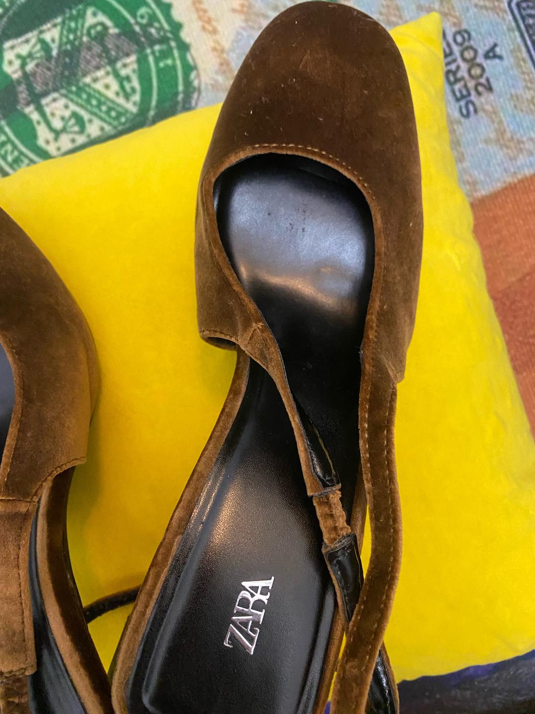 Zara Красивые туфли на каблучках, нарядные ,под замшу — фото 2
