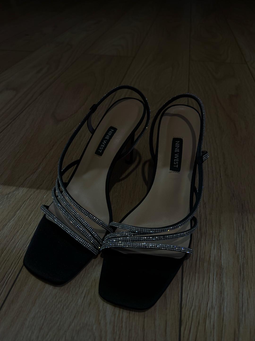 Nine West Босоножки NINE WEST черные атласные со стразами — фото 2