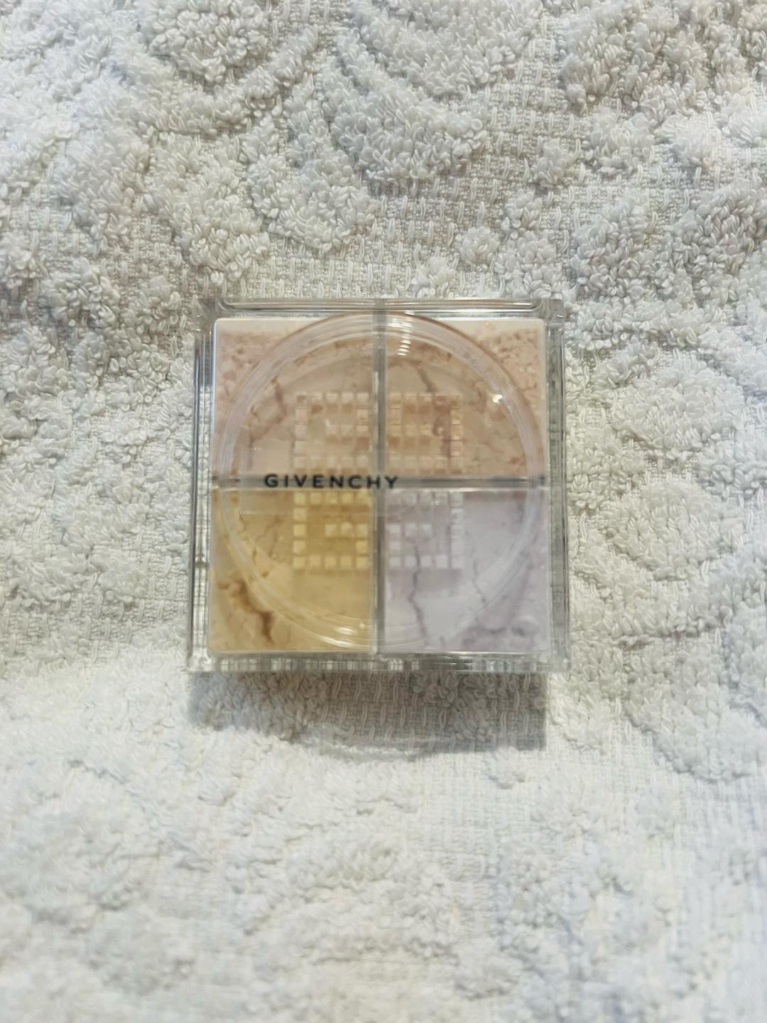 Givenchy Рассыпчатая пудра Givenchy Prisme Libre в оттенке 02 Satin Blanc. Тестер 3гр — фото 2