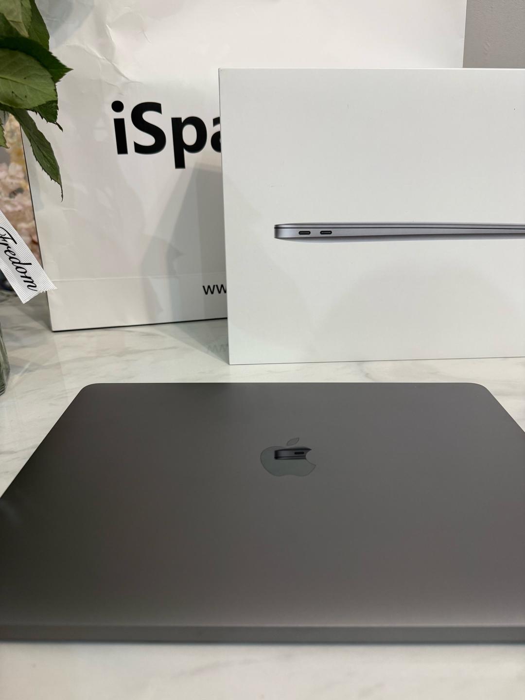 Apple Продам MacBook Air 13” на чипе Apple M1.Память 8GB, SSD 256GB. — фото 2