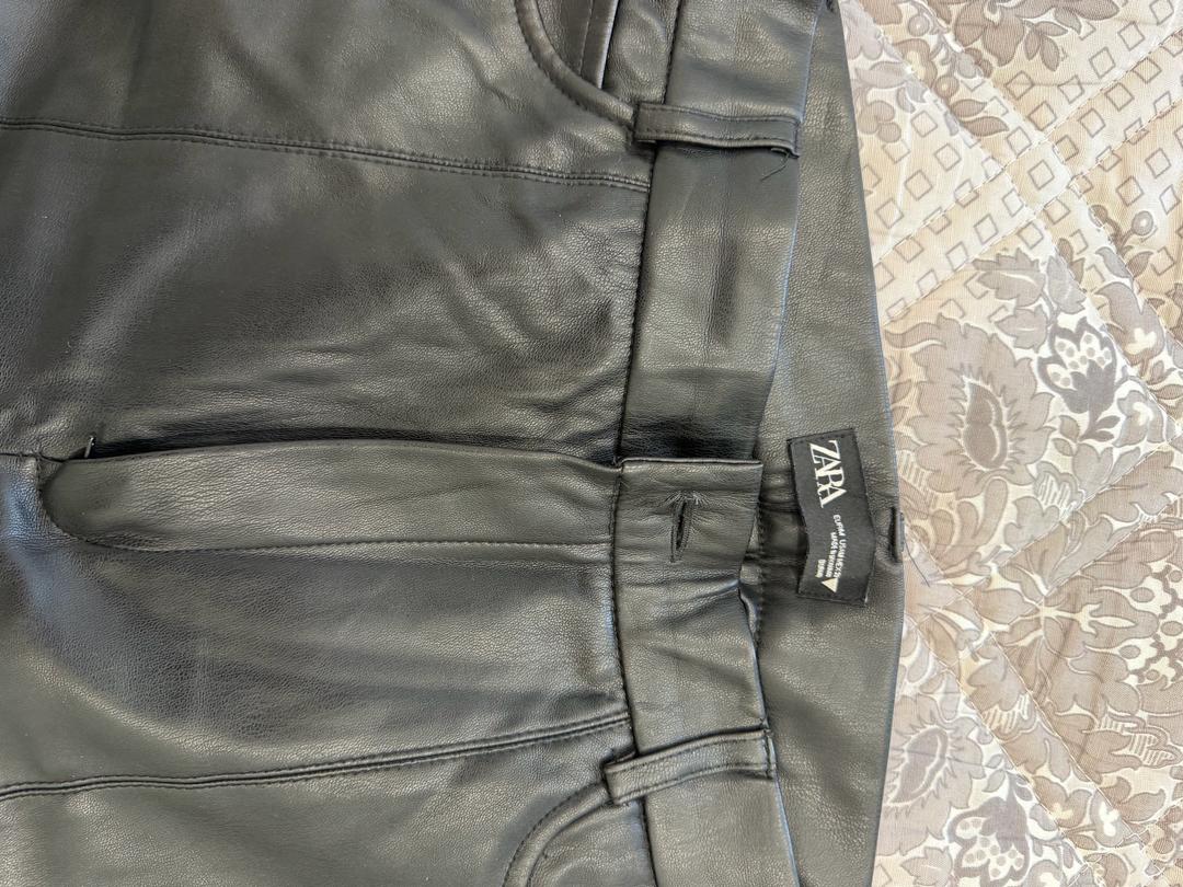 Zara Кожаные брюки — фото 2