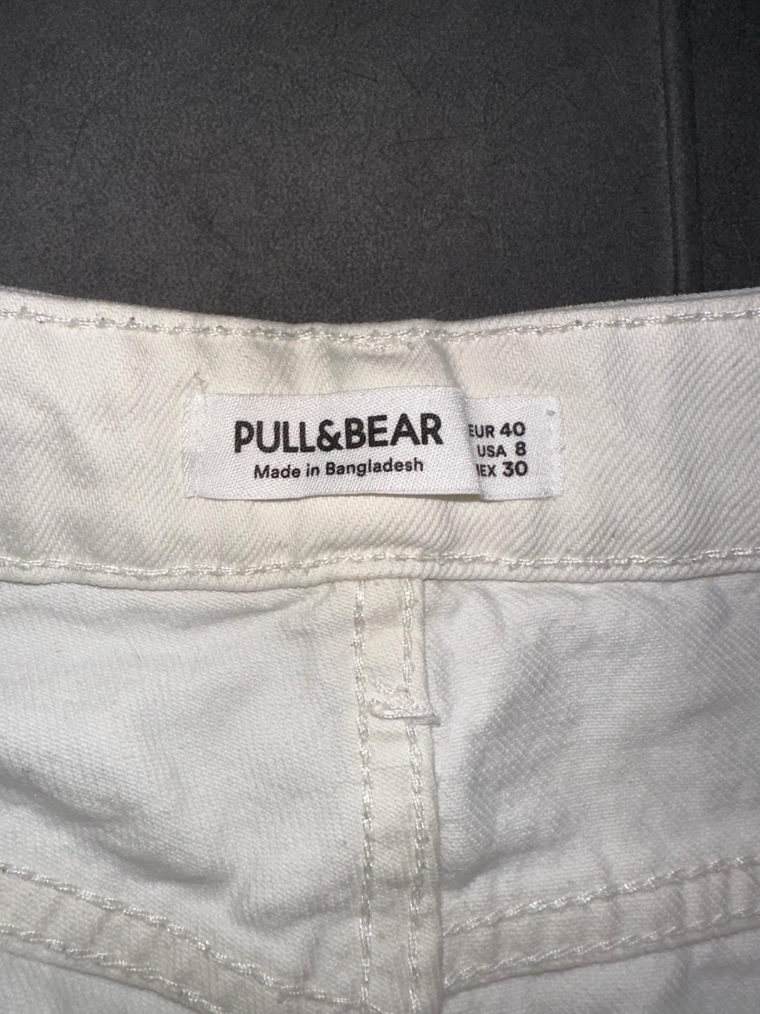 Pull & Bear Белые джинсы с необработанным краем — фото 2