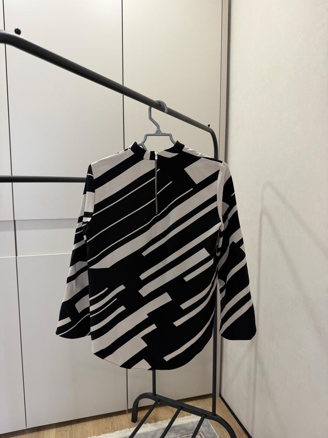 Zara 🖤 Блуза ZARA с геометрическим принтом — фото 2