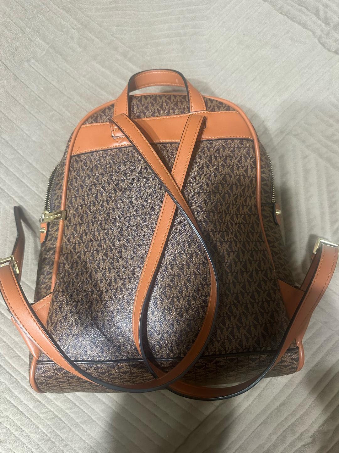 MICHAEEL KORS Продам рюкзачок мк — фото 2