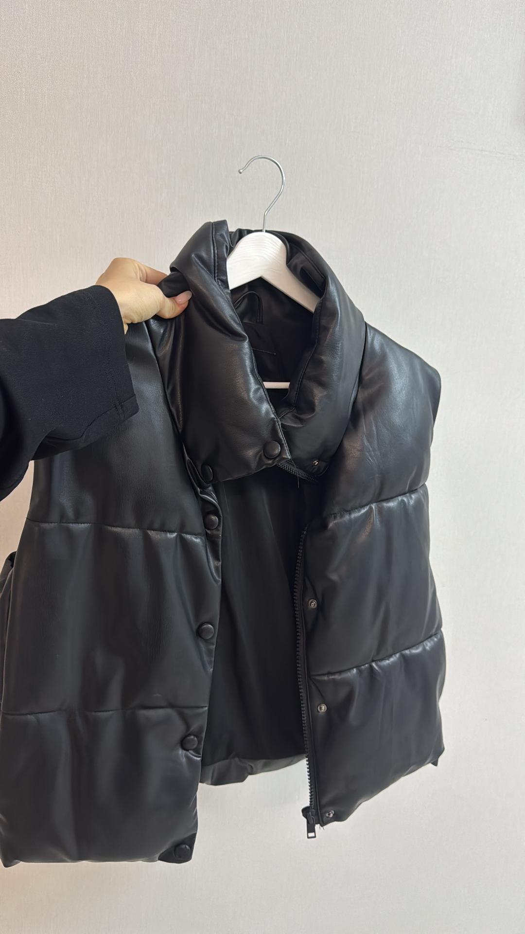 Zara Женская дутая жилетка из экокожи - ZARA — фото 2